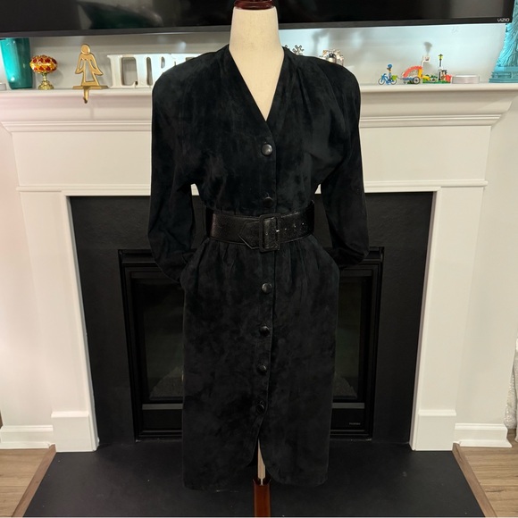 Carolyne Barton Dresses & Skirts - 🖤 Vintage Carolyne Barton Black Suede Belted Shirt Dress – Size 4